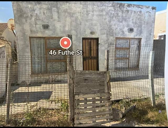 2 BEDROOM HOUSE FOR SALE IN KHAYA